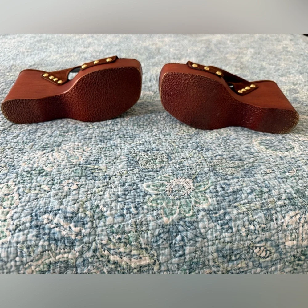 Steve Madden brown wedge slip on sandals